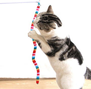 Canne à pêche pour chat avec peluche colorée